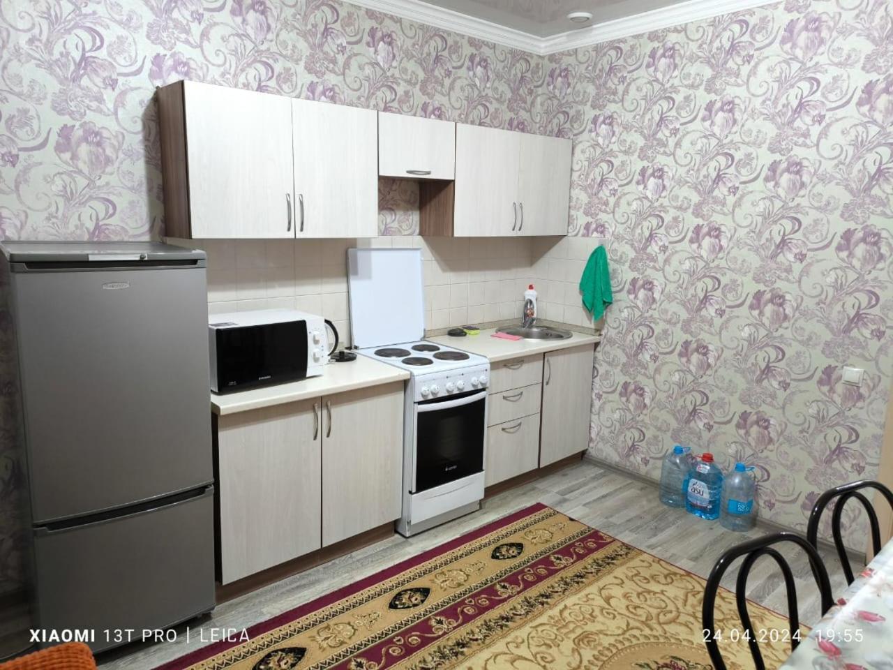 Уютная Квартира Комфорт Класса76 Astana Bagian luar foto